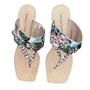 DONALD J PLINER Mimi Jungle Thong Sandal Size 7.5